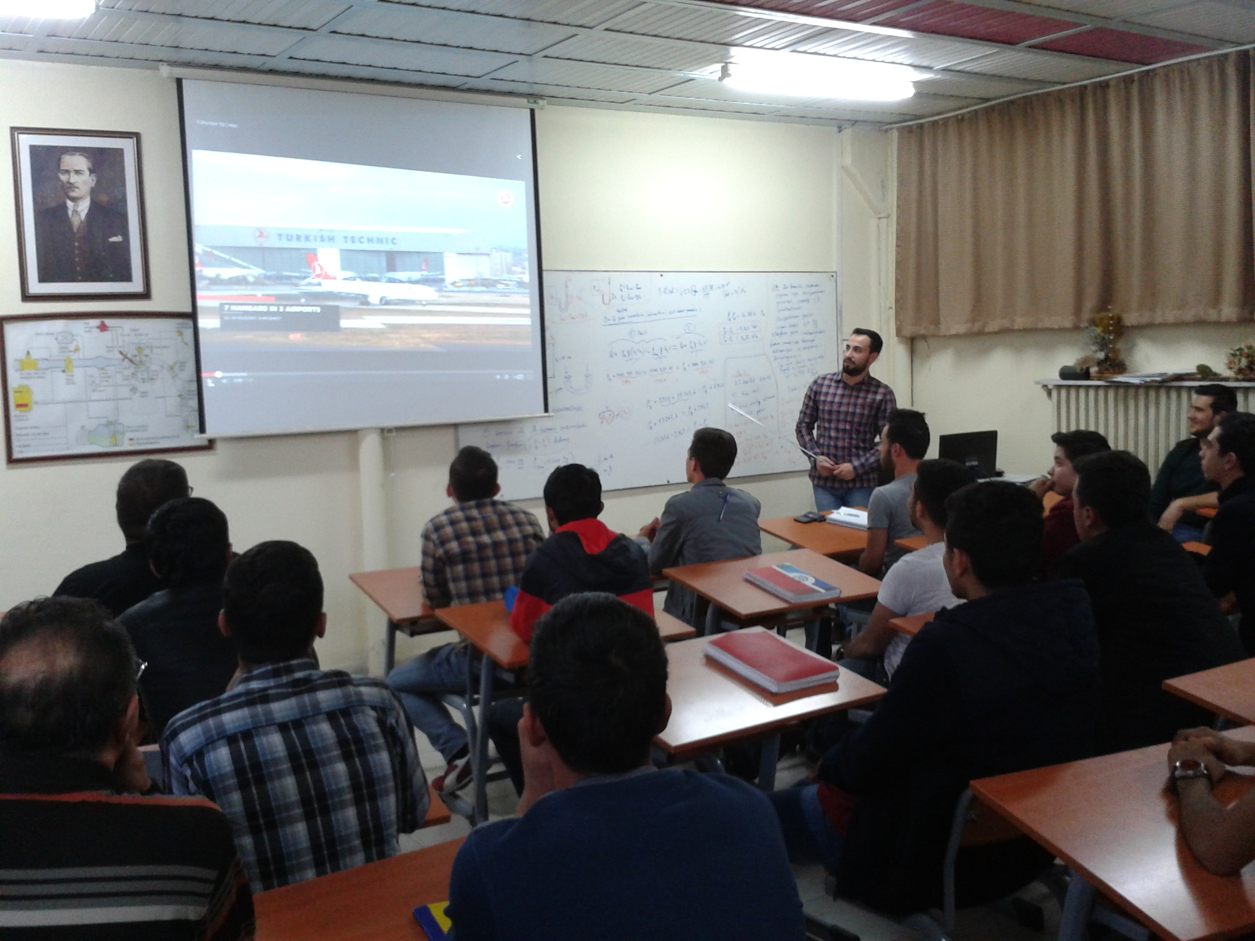 2010 MEZUNU ÖĞRENCİMİZ THY UÇAK BAKIM TEKNİKERİ HARUN GÖZLER, YENİ ÖĞRENCİLERİMİZLE DENEYİMLERİNİ PAYLAŞTI VE MOTİVASYONLARINI ARTIRDI, KENDİSİNE TEŞEKKÜR EDİYOR,BAŞARILARININ DEVAMINI DİLİYORUZ.